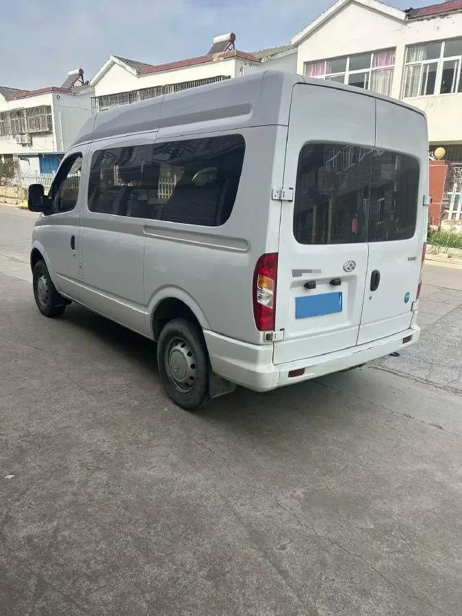 2021 MAXUS XinTu V80 2.0T 127HP L4 6MT,autocango,china used car exporter,china ev exporter,chinese used car exporter,chinese used ev exporter