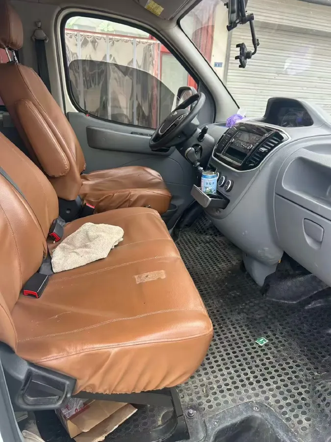 2021 MAXUS XinTu V80 2.0T 127HP L4 6MT,autocango,china used car exporter,china ev exporter,chinese used car exporter,chinese used ev exporter