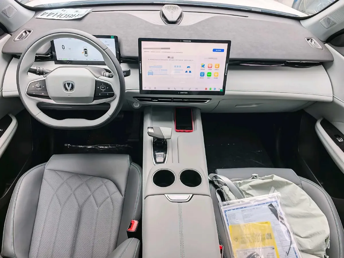 2024 ChangAn UNI-Z 1.5L 98HP L4 E-CVT PHEV 18.4KWH,autocango,china used car exporter,china ev exporter,chinese used car exporter,chinese used ev exporter