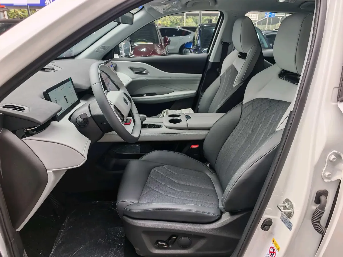 2024 ChangAn UNI-Z 1.5L 98HP L4 E-CVT PHEV 18.4KWH,autocango,china used car exporter,china ev exporter,chinese used car exporter,chinese used ev exporter