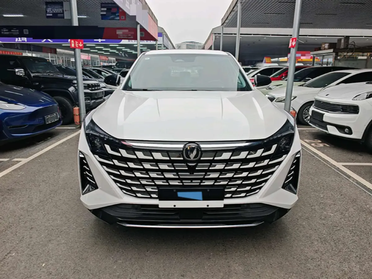 2024 ChangAn UNI-Z 1.5L 98HP L4 E-CVT PHEV 18.4KWH,autocango,china used car exporter,china ev exporter,chinese used car exporter,chinese used ev exporter