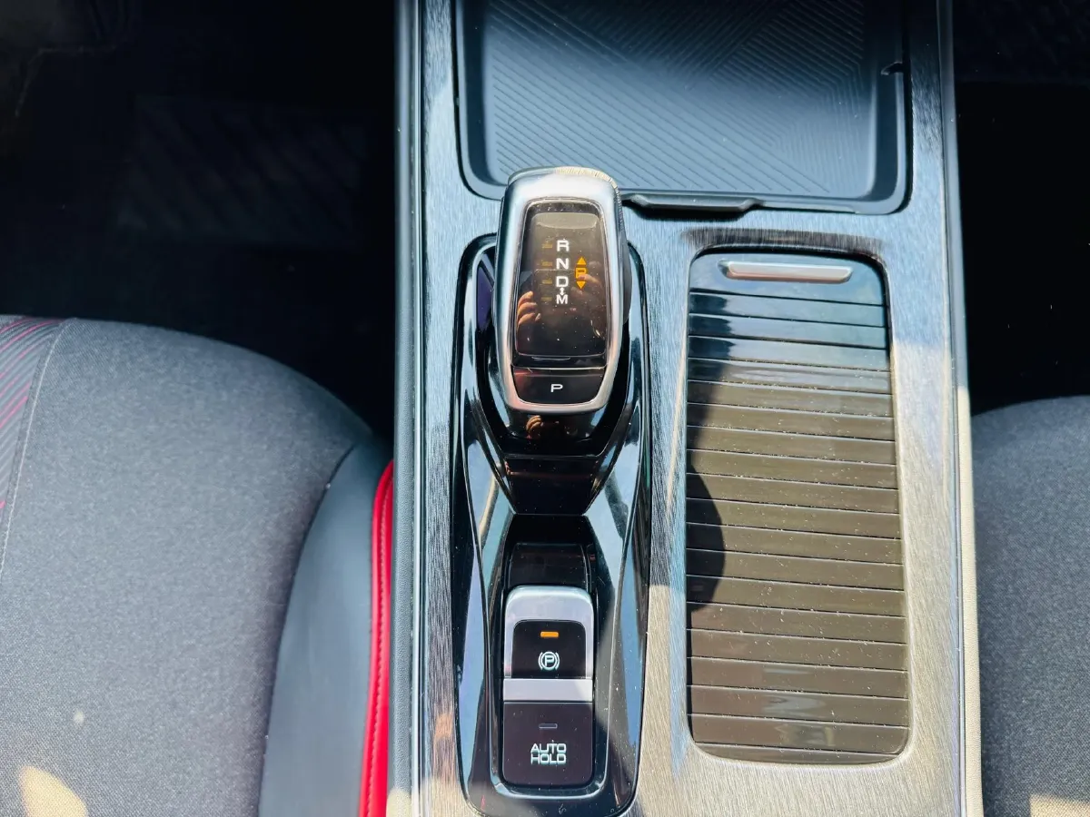 2023 DongFeng Aeolus YiXuan MAX 1.5T 190HP L4 7DCT,autocango,china used car exporter,china ev exporter,chinese used car exporter,chinese used ev exporter