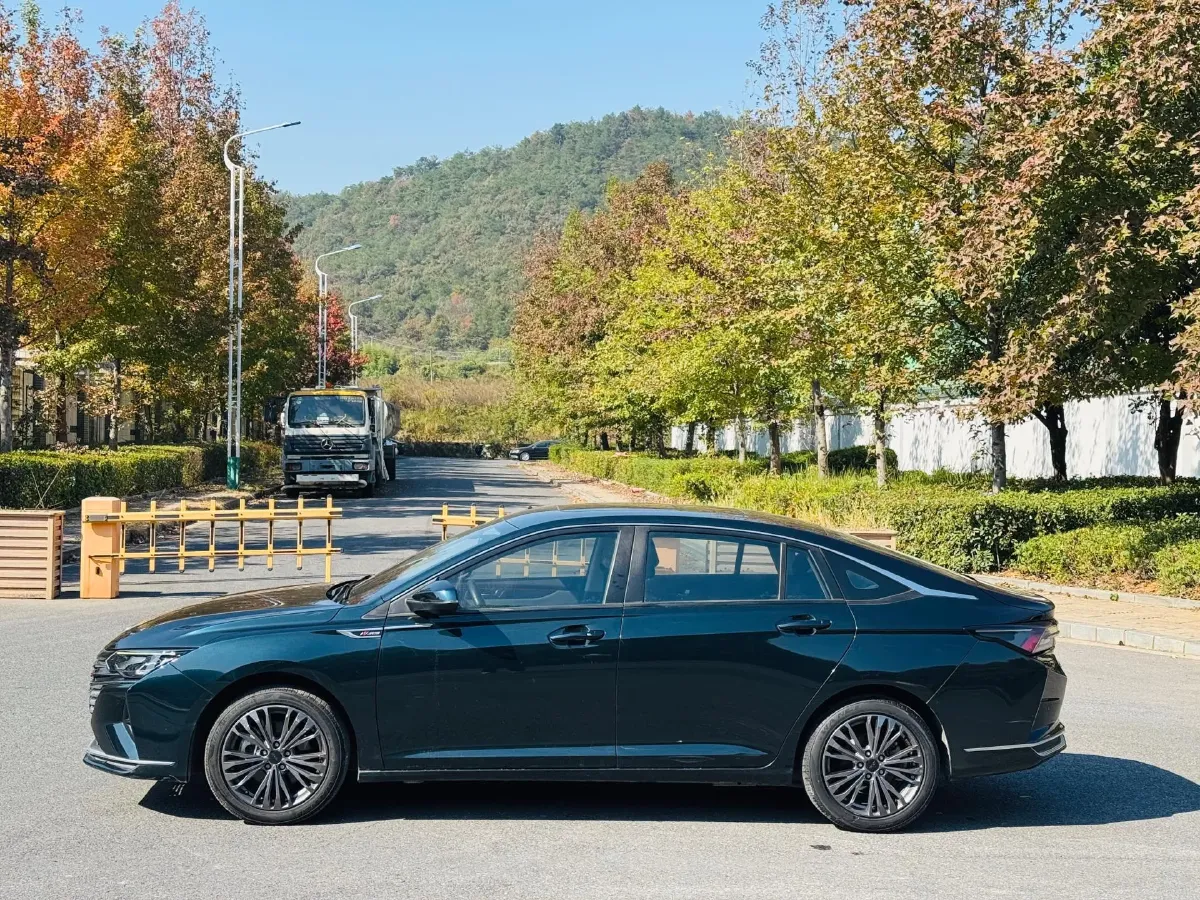 2023 DongFeng Aeolus YiXuan MAX 1.5T 190HP L4 7DCT,autocango,china used car exporter,china ev exporter,chinese used car exporter,chinese used ev exporter