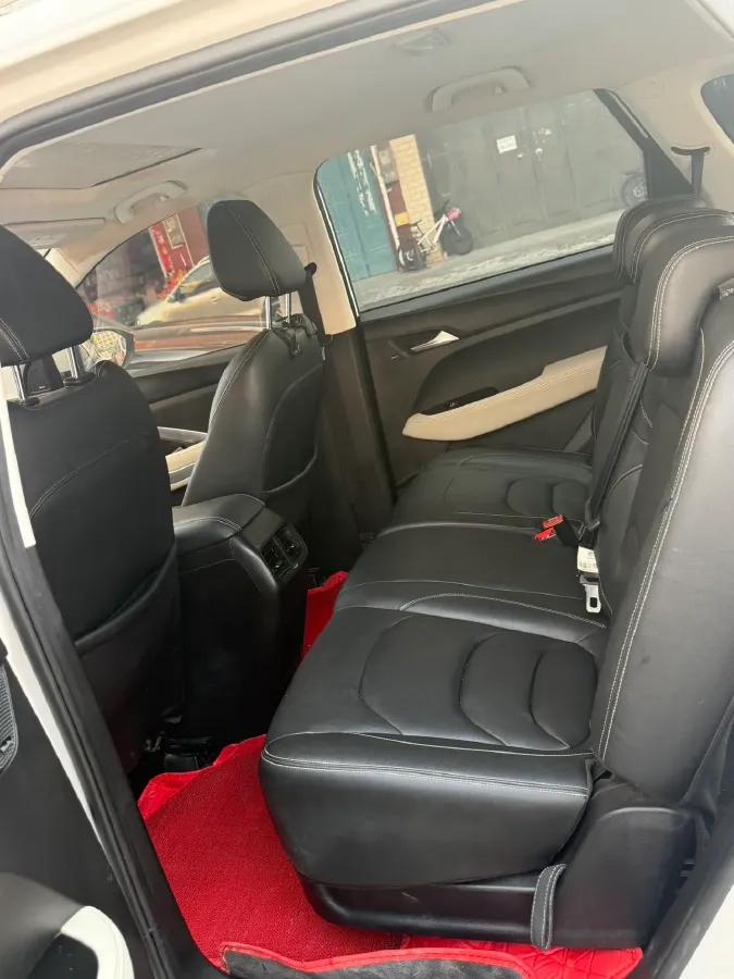 2019 BaoJun 530 1.5T 147HP L4 6MT,autocango,china used car exporter,china ev exporter,chinese used car exporter,chinese used ev exporter