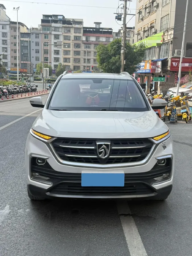 2019 BaoJun 530 1.5T 147HP L4 6MT,autocango,china used car exporter,china ev exporter,chinese used car exporter,chinese used ev exporter