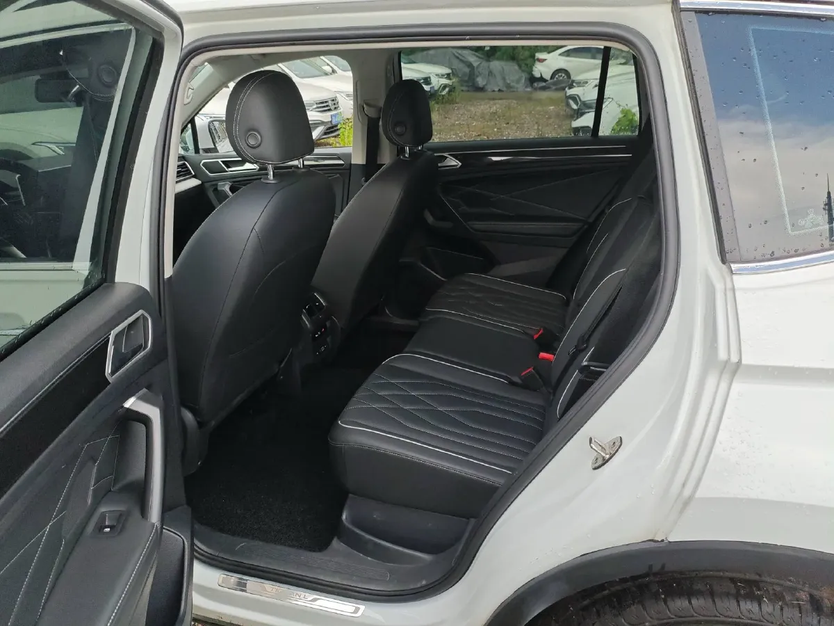 2023 Volkswagen Tiguan L 1.5T 160HP L4 7DCT,autocango,china used car exporter,china ev exporter,chinese used car exporter,chinese used ev exporter