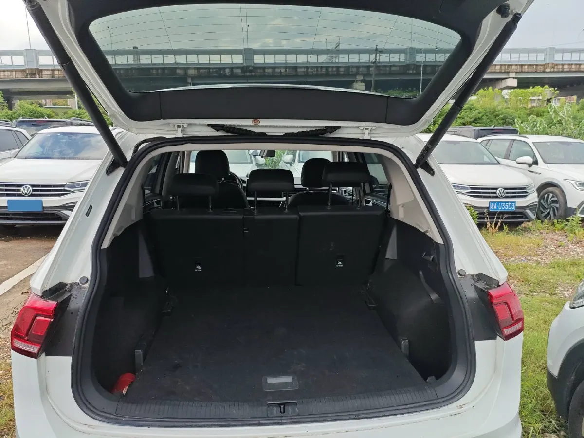 2023 Volkswagen Tiguan L 1.5T 160HP L4 7DCT,autocango,china used car exporter,china ev exporter,chinese used car exporter,chinese used ev exporter