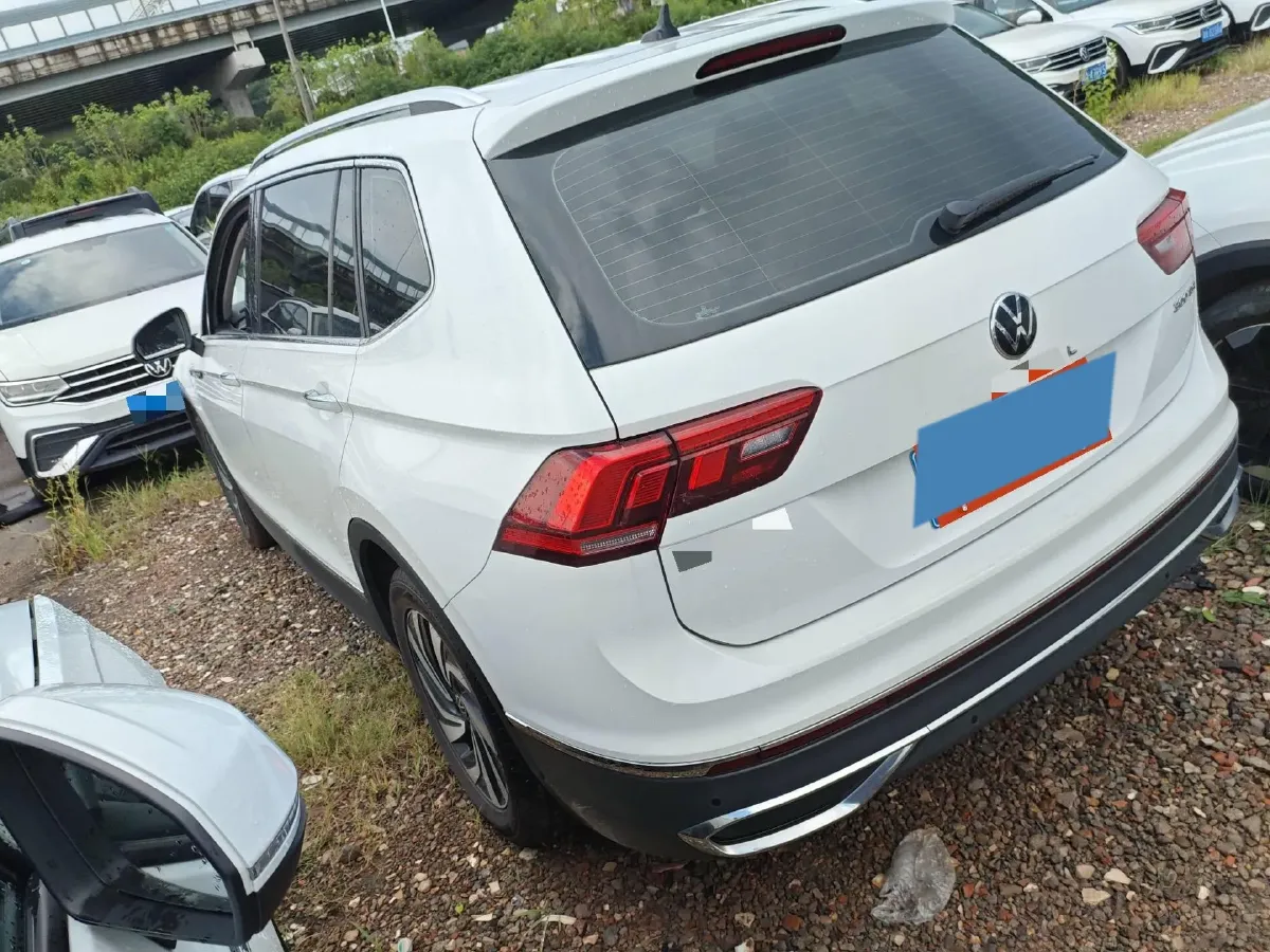 2023 Volkswagen Tiguan L 1.5T 160HP L4 7DCT,autocango,china used car exporter,china ev exporter,chinese used car exporter,chinese used ev exporter