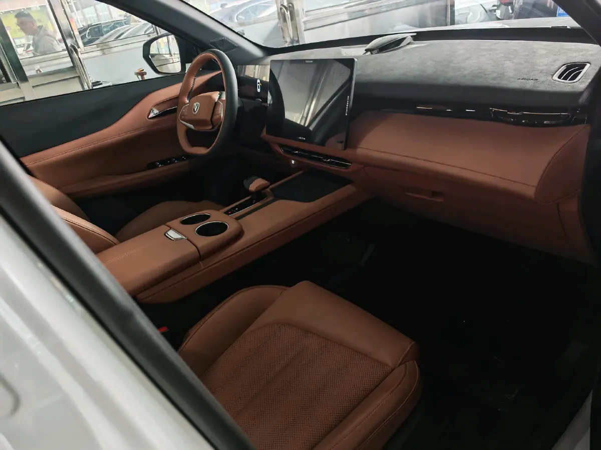 2024 ChangAn UNI-Z 1.5L 98HP L4 E-CVT PHEV 18.4KWH,autocango,china used car exporter,china ev exporter,chinese used car exporter,chinese used ev exporter