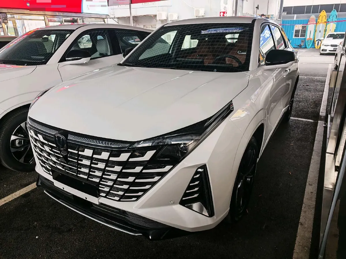 2024 ChangAn UNI-Z 1.5L 98HP L4 E-CVT PHEV 18.4KWH,autocango,china used car exporter,china ev exporter,chinese used car exporter,chinese used ev exporter