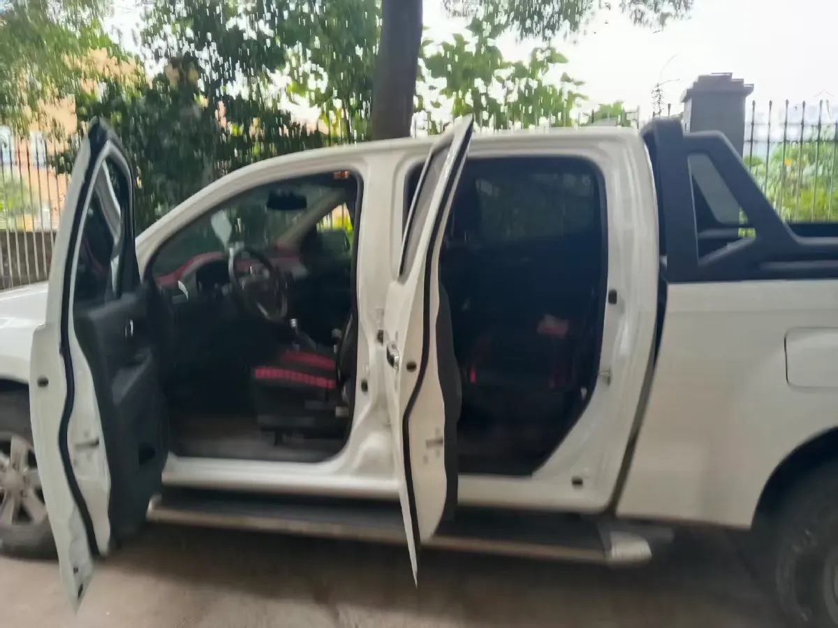 2020 Isuzu LingTuo 2.5T 150HP L4 6AT,autocango,china used car exporter,china ev exporter,chinese used car exporter,chinese used ev exporter