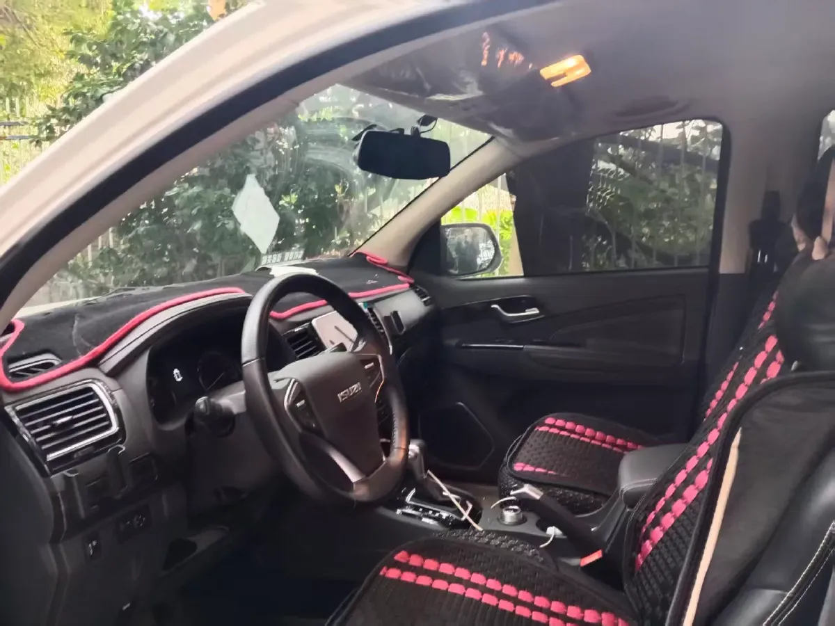 2020 Isuzu LingTuo 2.5T 150HP L4 6AT,autocango,china used car exporter,china ev exporter,chinese used car exporter,chinese used ev exporter