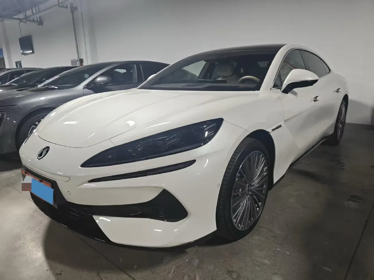 2024 Denza DenzaZ9 2.0T 207HP L4 E-CVT PHEV 38.5KWH,autocango,china used car exporter,china ev exporter,chinese used car exporter,chinese used ev exporter