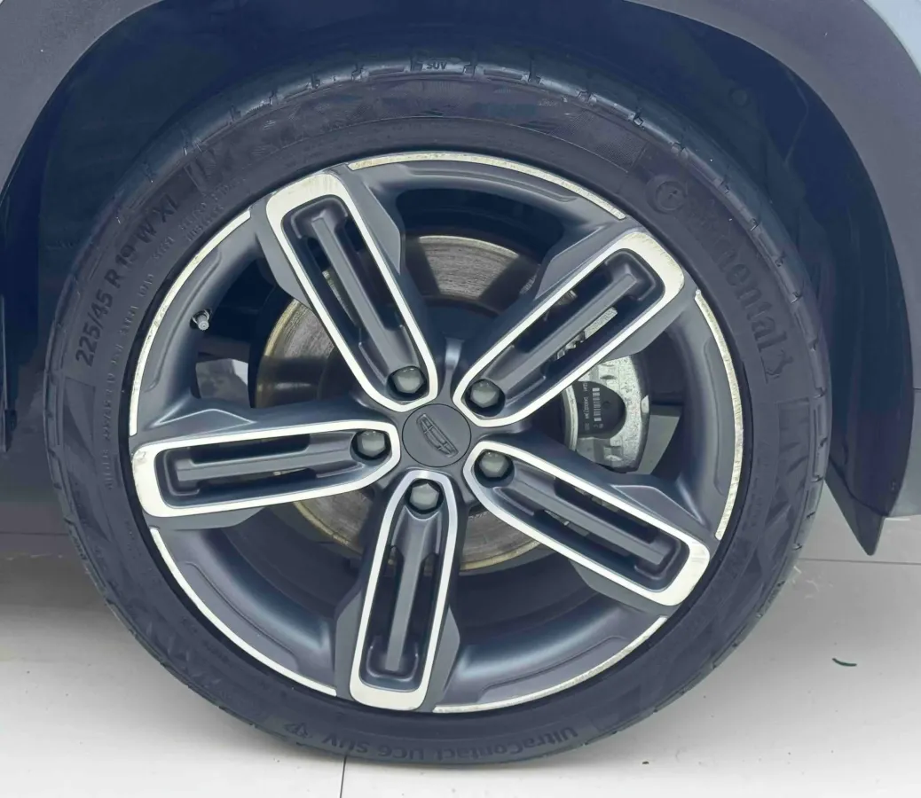 2020 Geely ICON 1.5T 177HP L3 7DCT,autocango,china used car exporter,china ev exporter,chinese used car exporter,chinese used ev exporter