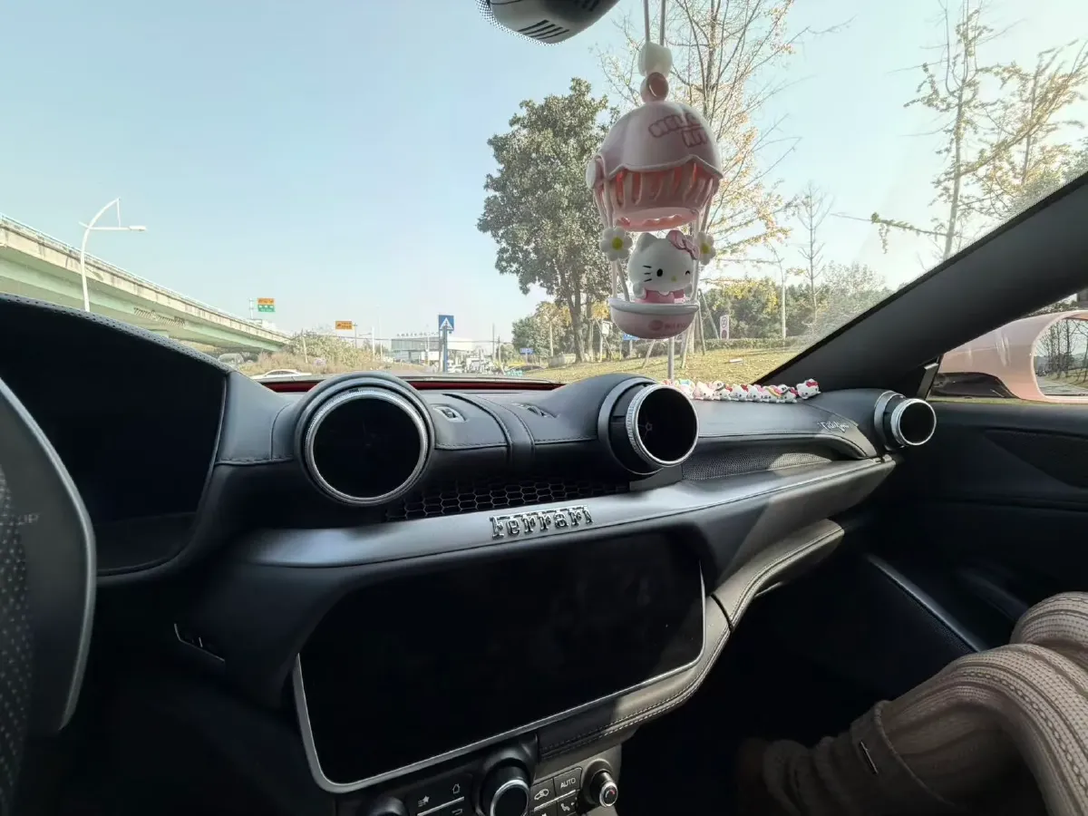 2018 Ferrari Portofino 3.9T 600HP V8 7DCT,autocango,china used car exporter,china ev exporter,chinese used car exporter,chinese used ev exporter