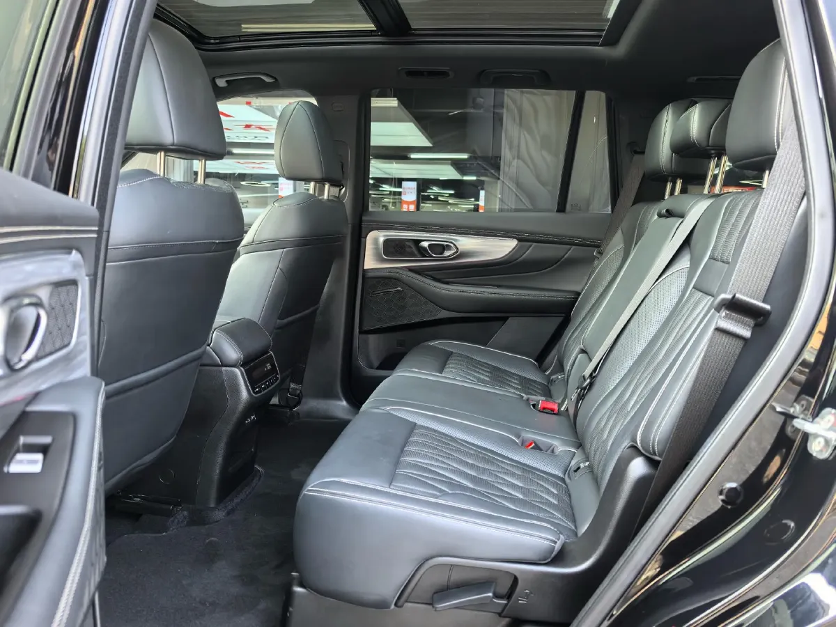 2022 GAC Trumpchi GS8 2.0T 252HP L4 8AT,autocango,china used car exporter,china ev exporter,chinese used car exporter,chinese used ev exporter