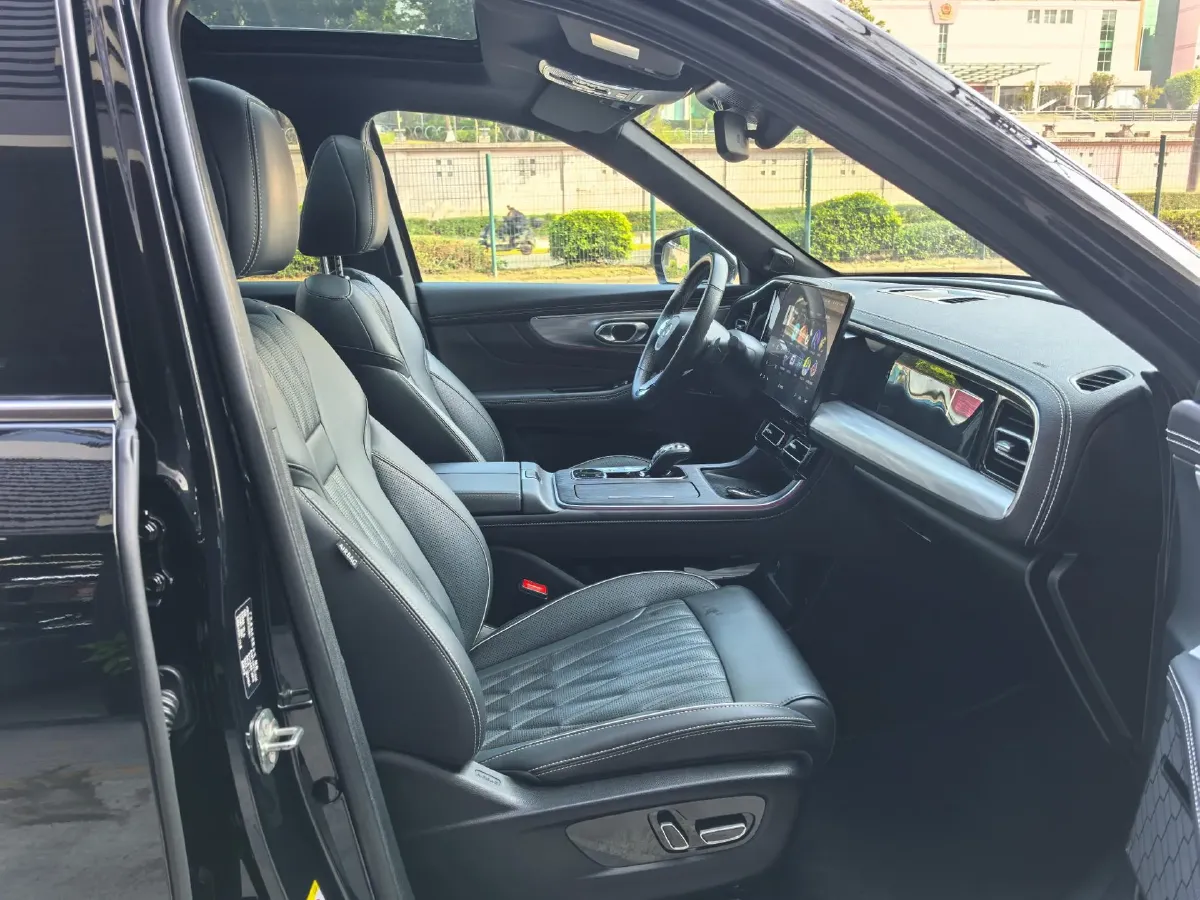 2022 GAC Trumpchi GS8 2.0T 252HP L4 8AT,autocango,china used car exporter,china ev exporter,chinese used car exporter,chinese used ev exporter