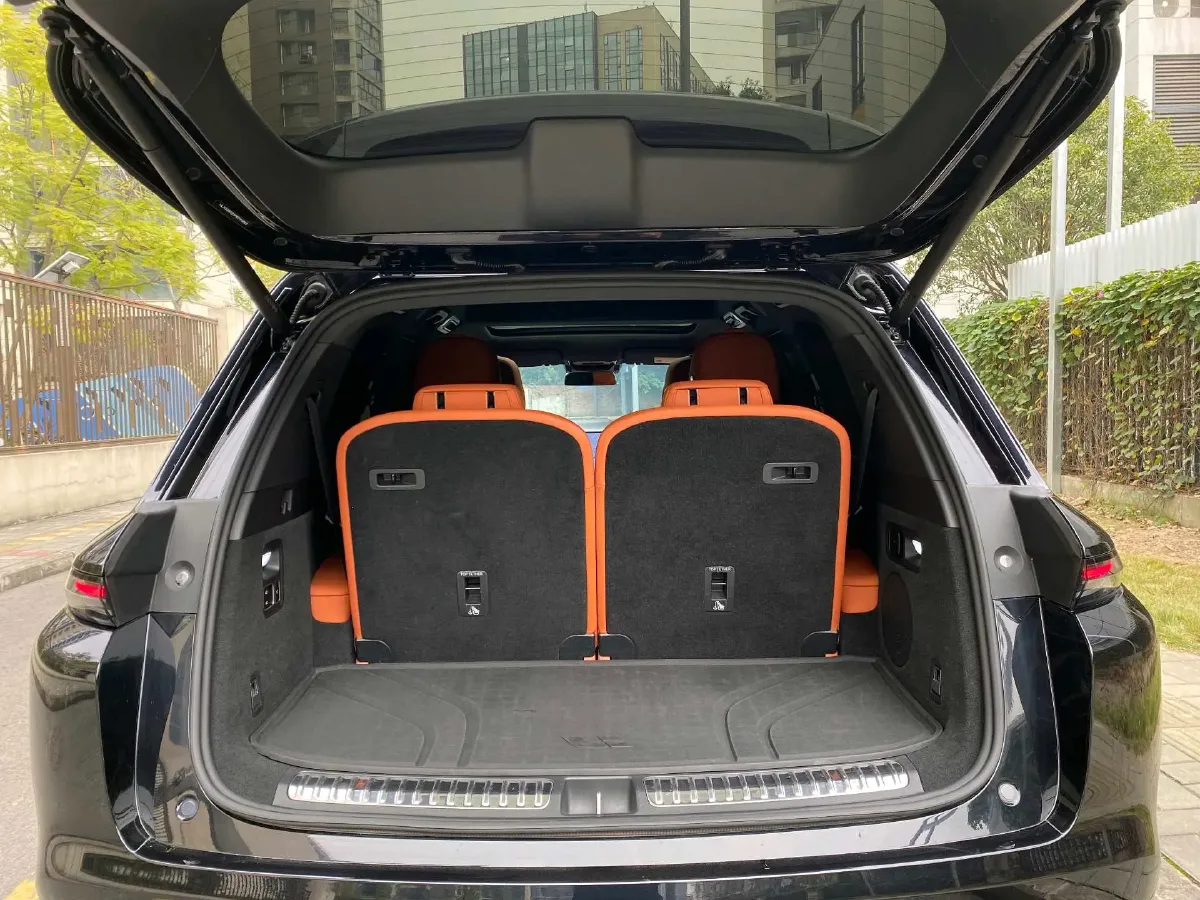 2023 Li L8 Range Extended 154HP REEV 40.9KWH,autocango,china used car exporter,china ev exporter,chinese used car exporter,chinese used ev exporter