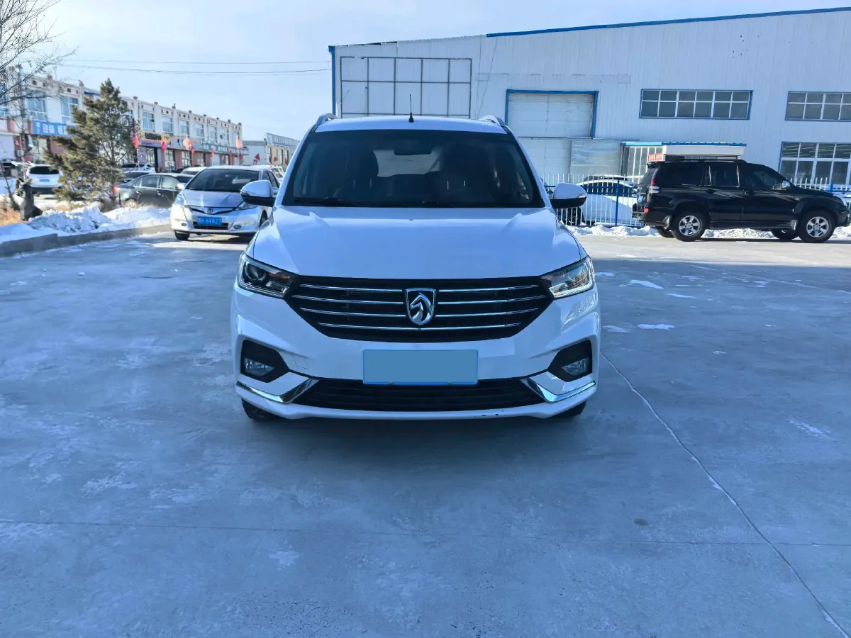2018 BaoJun 360 1.5L 112HP L4 6MT,autocango,china used car exporter,china ev exporter,chinese used car exporter,chinese used ev exporter