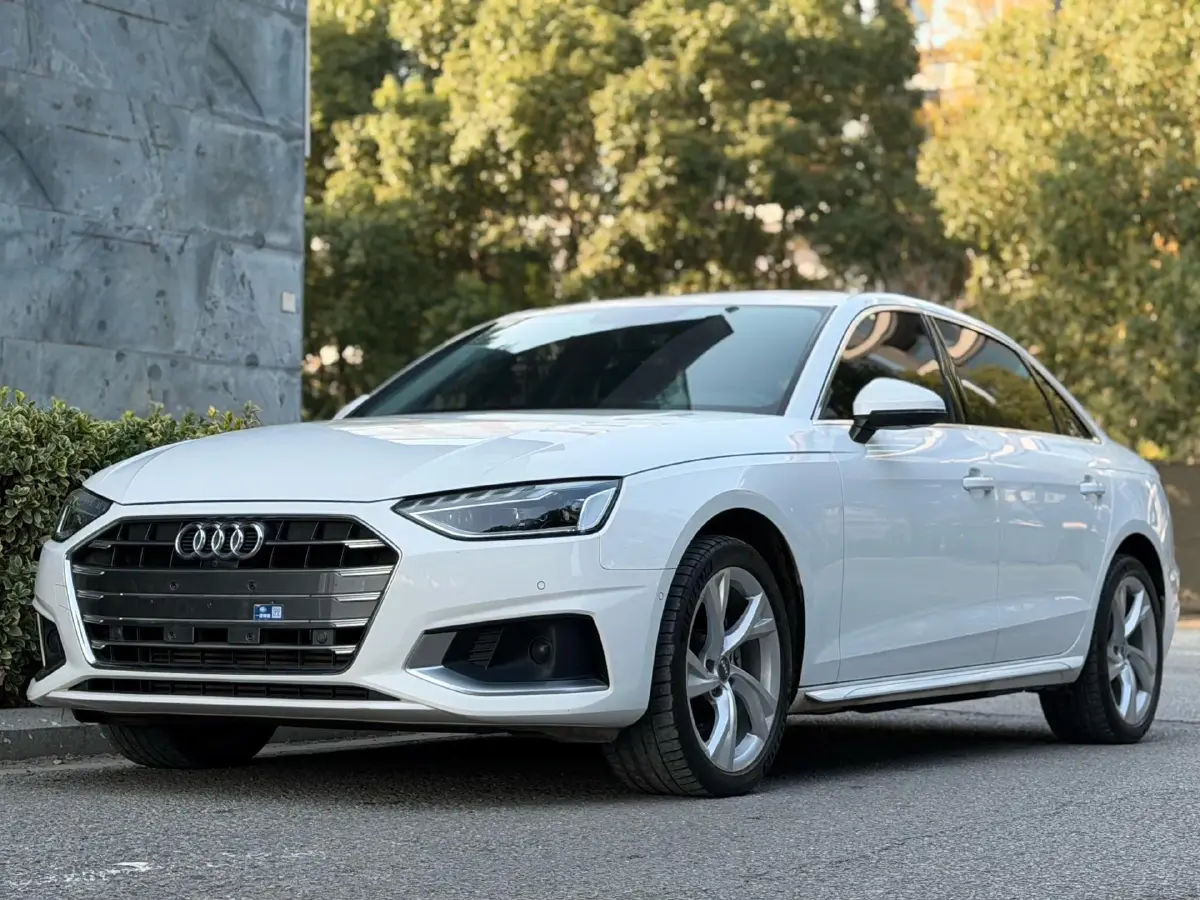 2020 Audi A4L 2.0T 190HP L4 7DCT