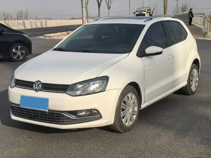 2016 Volkswagen Polo 1.6L 110HP L4 6AT