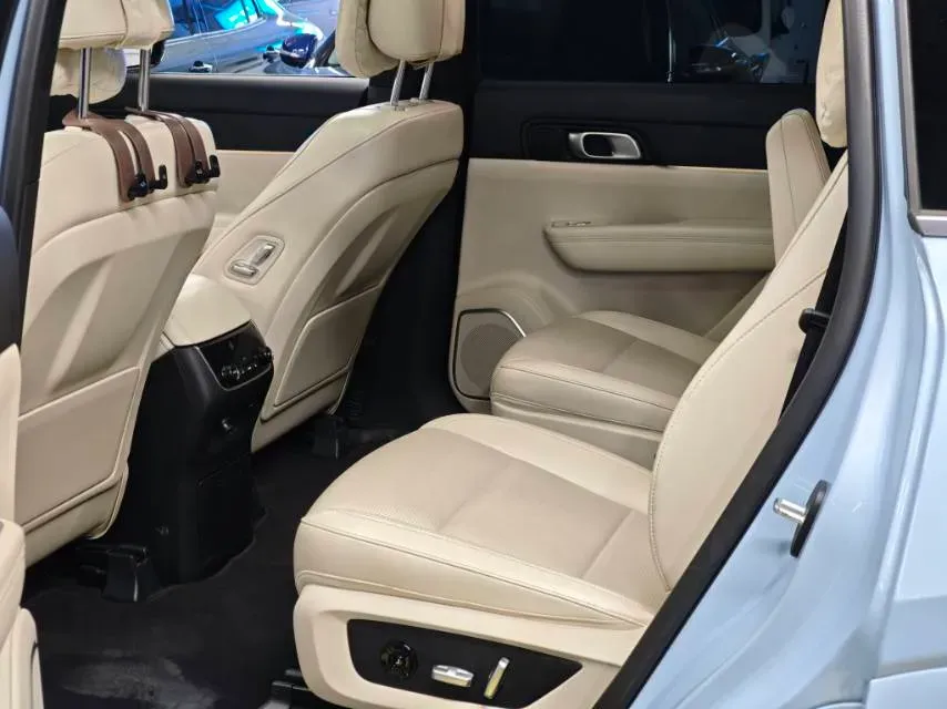 2021 Li ONE Range Extended 131HP REEV 40.5KWH,autocango,china used car exporter,china ev exporter,chinese used car exporter,chinese used ev exporter