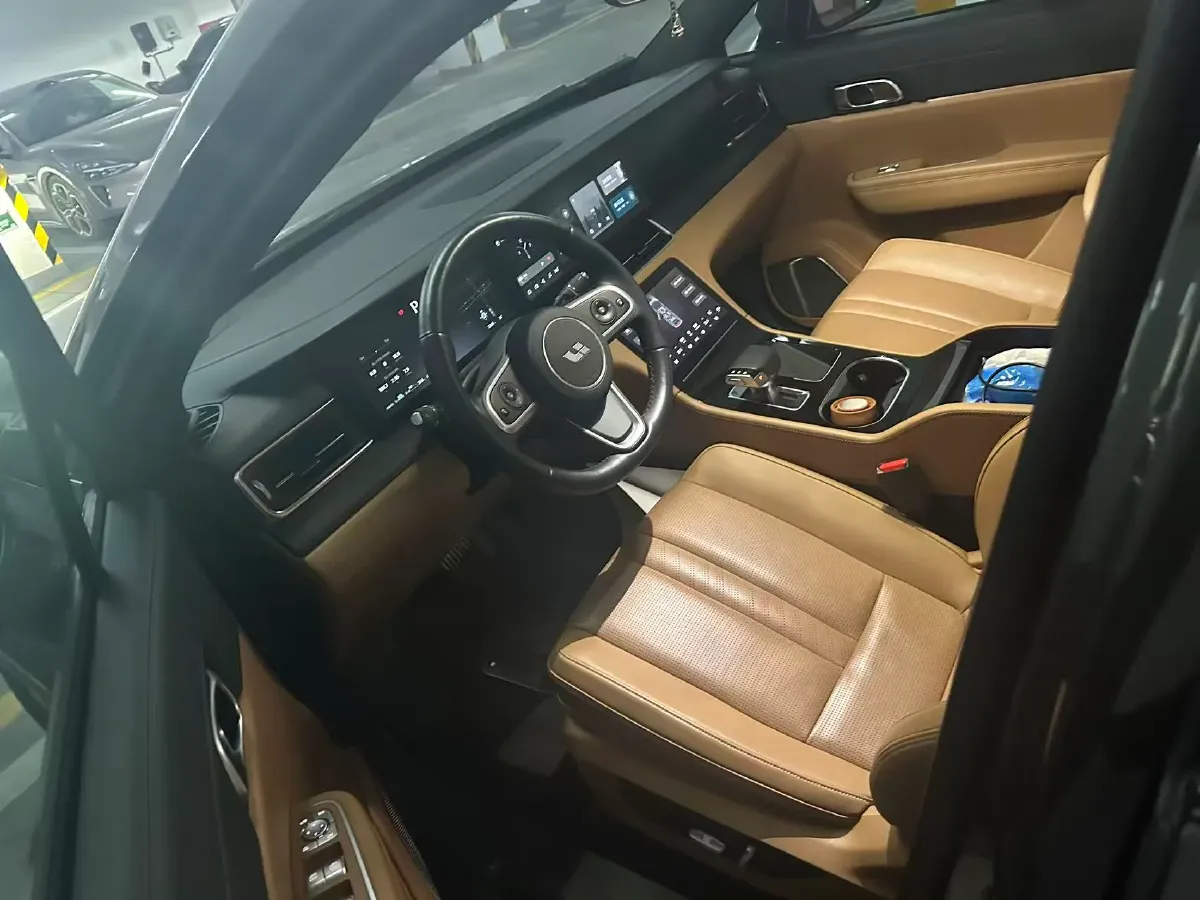 2020 Li ONE Range Extended 131HP REEV 40.5KWH,autocango,china used car exporter,china ev exporter,chinese used car exporter,chinese used ev exporter