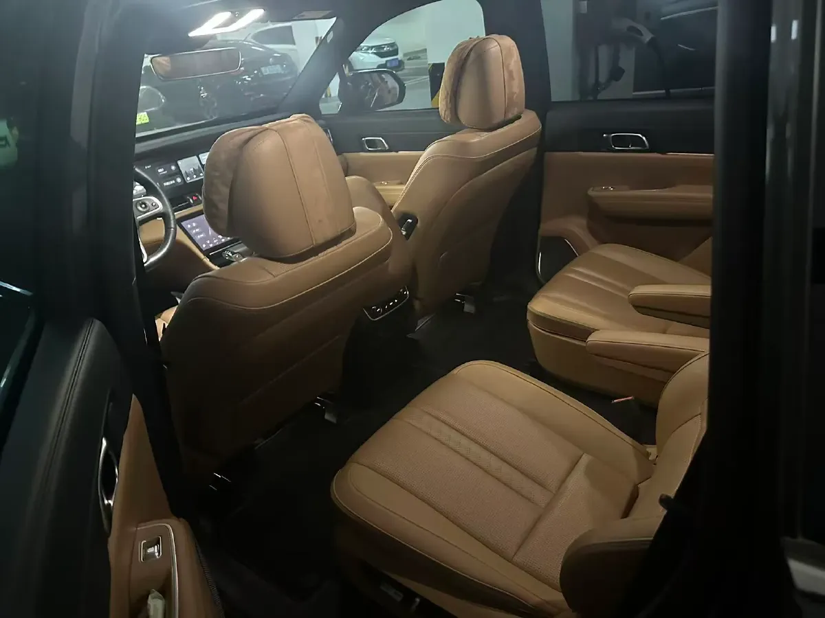 2020 Li ONE Range Extended 131HP REEV 40.5KWH,autocango,china used car exporter,china ev exporter,chinese used car exporter,chinese used ev exporter