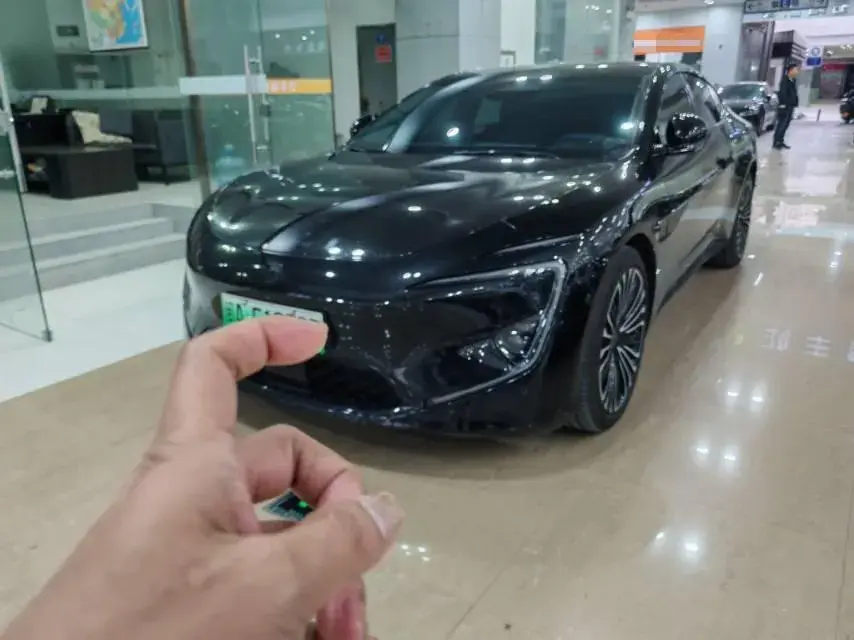 2025 Avatr 12 1.5T 156HP L4 REEV 39.05KWH