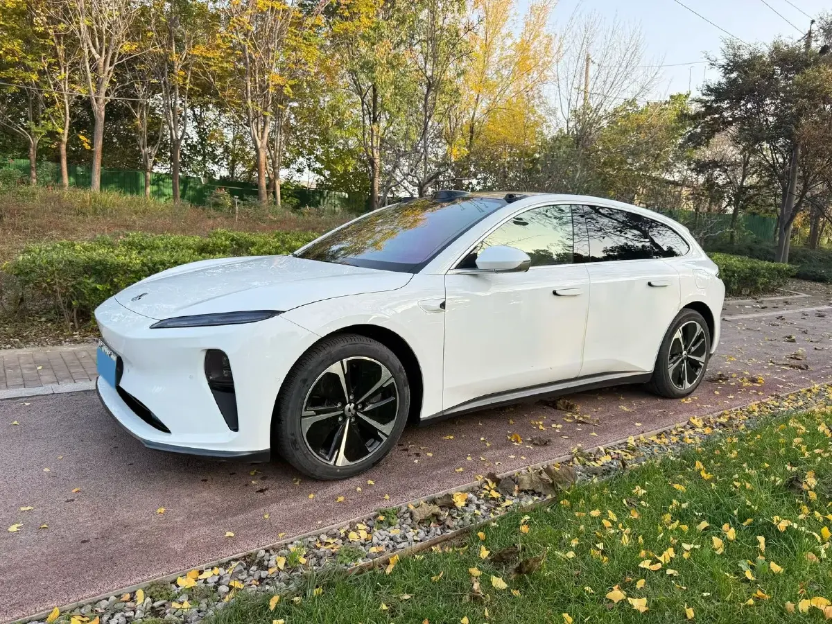 2024 NIO ET5T BEV 75KWH