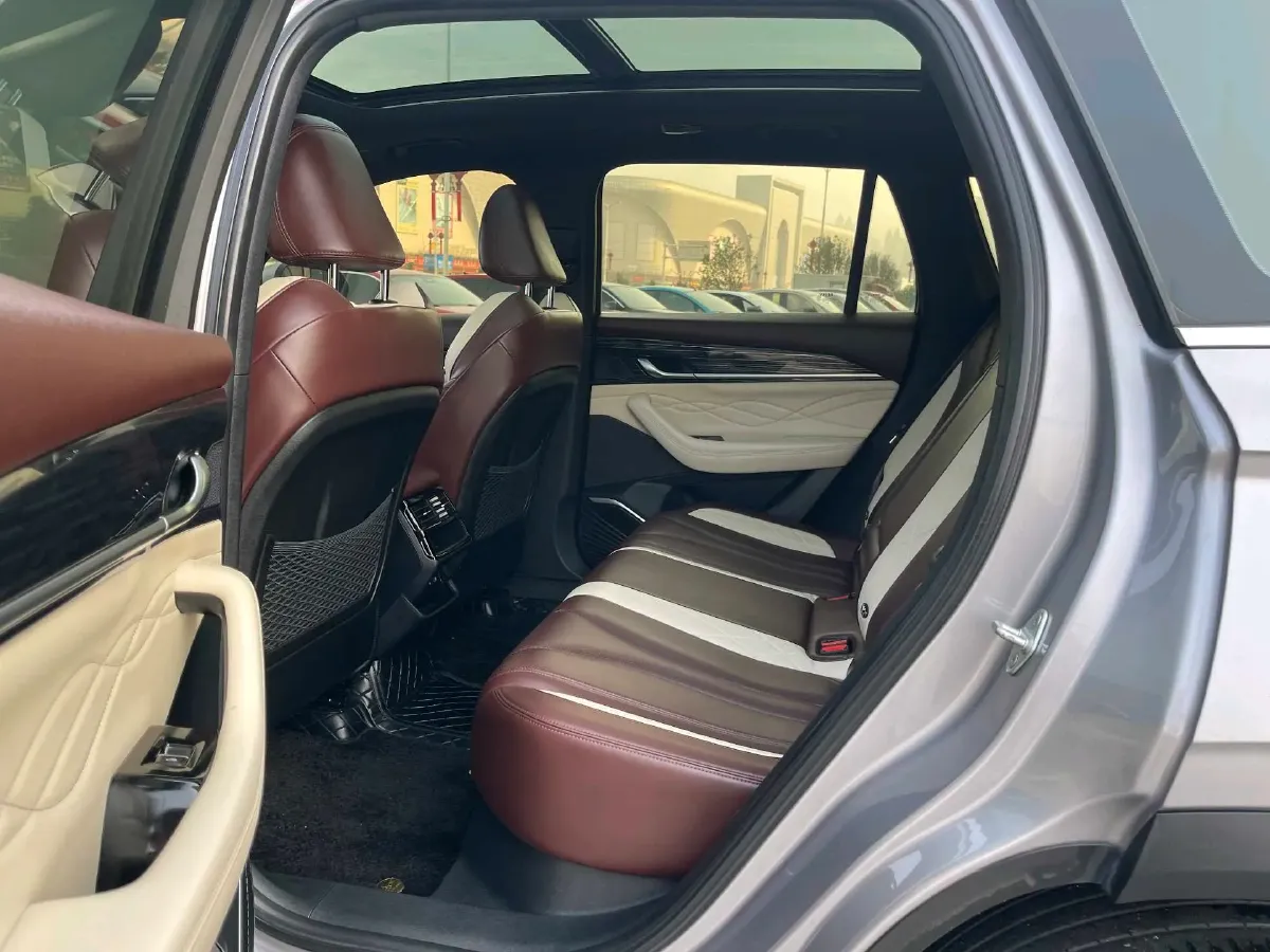 2021 Geely Monjaro 2.0T 218HP L4 7DCT,autocango,china used car exporter,china ev exporter,chinese used car exporter,chinese used ev exporter