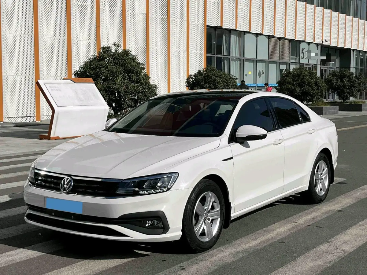 2019 Volkswagen T-Cross 1.4T 150HP L4 7DCT