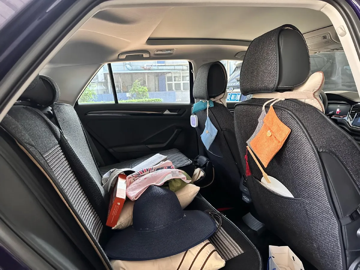 2021 Volkswagen T-Roc 1.4T 150HP L4 7DCT,autocango,china used car exporter,china ev exporter,chinese used car exporter,chinese used ev exporter