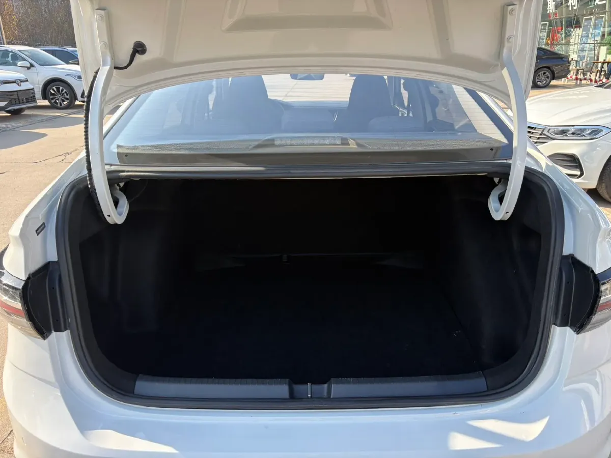 2023 Volkswagen Lavida 1.5L 110HP L4 6AT,autocango,china used car exporter,china ev exporter,chinese used car exporter,chinese used ev exporter