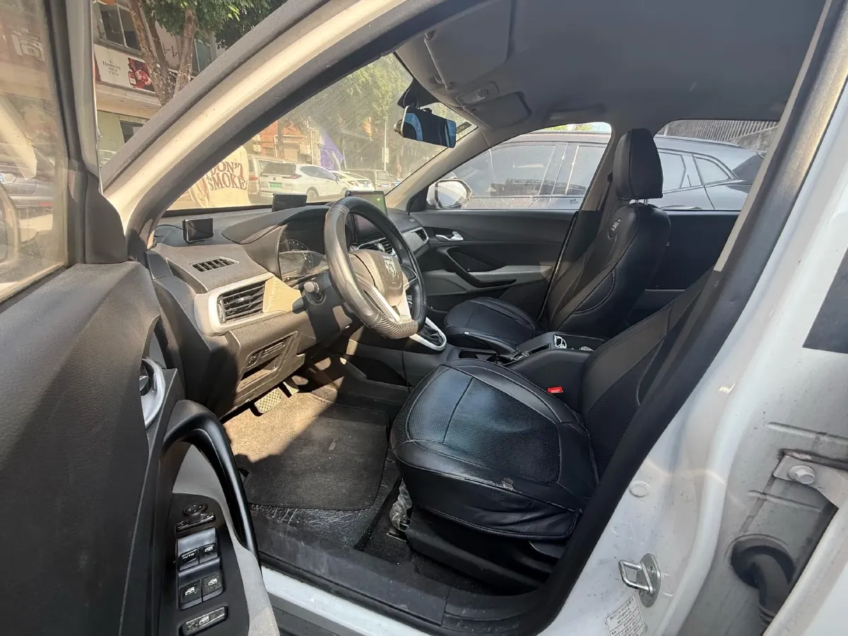 2019 WuLing HongGuang 1.5L 99HP L4 6MT,autocango,china used car exporter,china ev exporter,chinese used car exporter,chinese used ev exporter