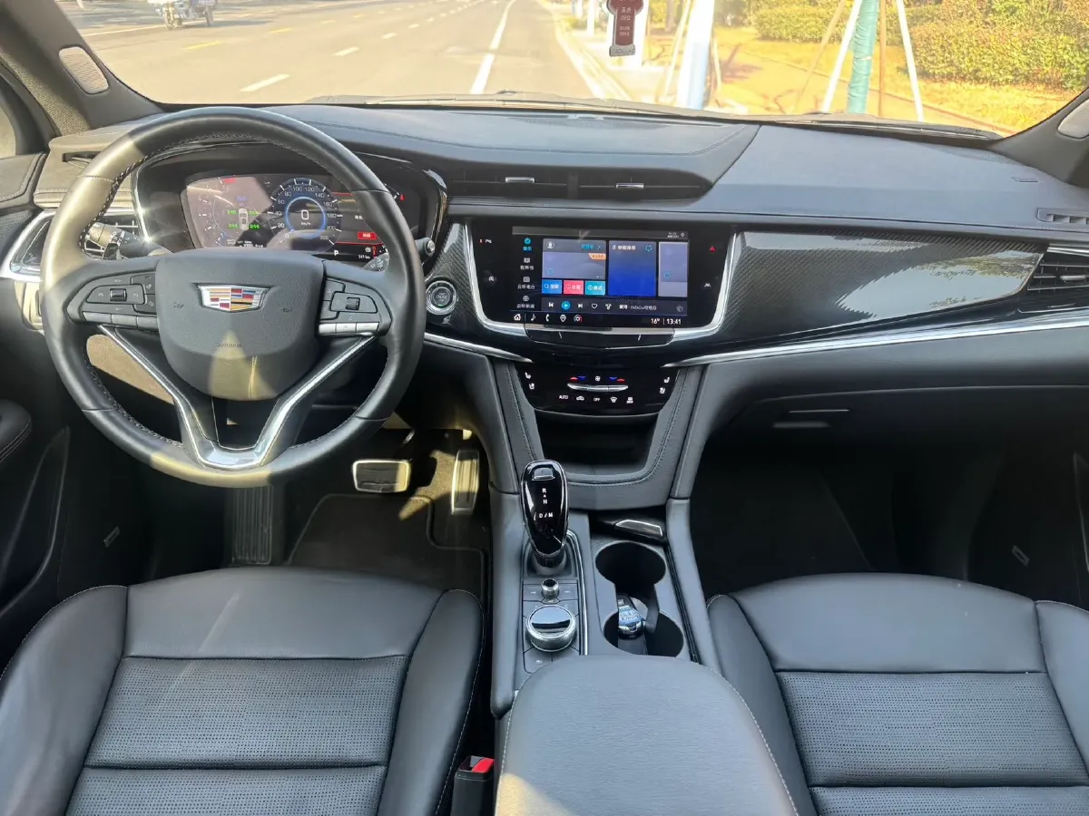 2025 Cadillac XT6 2.0T 237HP L4 9AT,autocango,china used car exporter,china ev exporter,chinese used car exporter,chinese used ev exporter