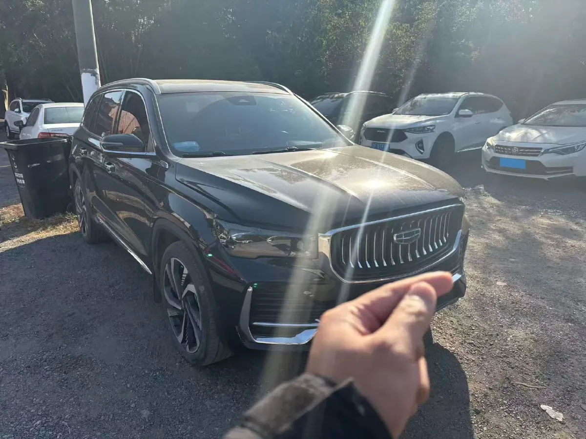 2021 Geely Monjaro 2.0T 218HP L4 7DCT,autocango,china used car exporter,china ev exporter,chinese used car exporter,chinese used ev exporter