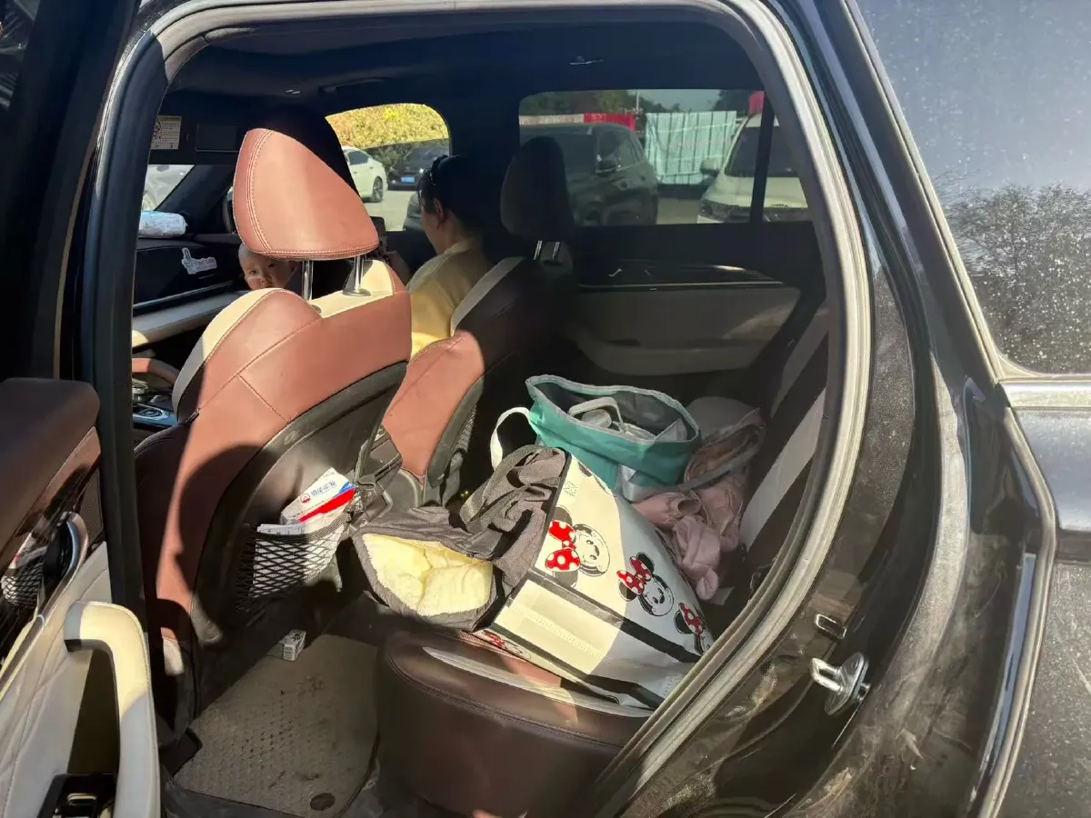 2021 Geely Monjaro 2.0T 218HP L4 7DCT,autocango,china used car exporter,china ev exporter,chinese used car exporter,chinese used ev exporter