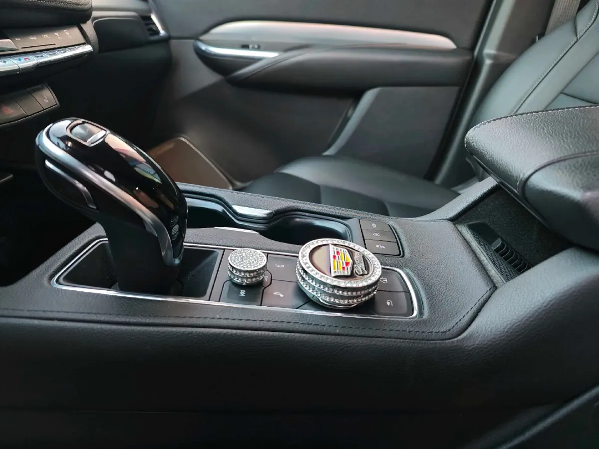 2020 Cadillac XT4 2.0T 241HP L4 9AT,autocango,china used car exporter,china ev exporter,chinese used car exporter,chinese used ev exporter