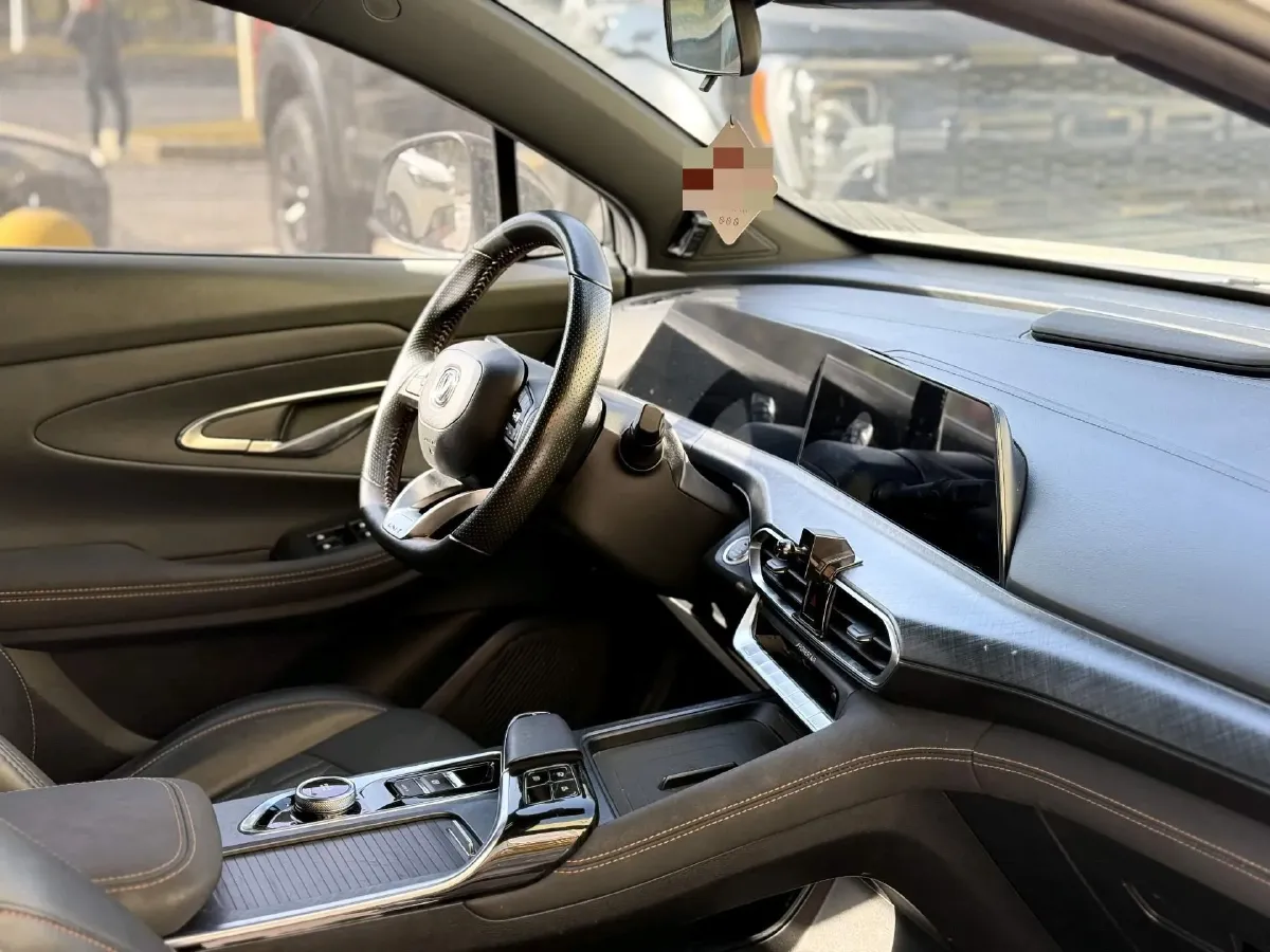 2022 ChangAn UNI-T 2.0T 233HP L4 8AT,autocango,china used car exporter,china ev exporter,chinese used car exporter,chinese used ev exporter