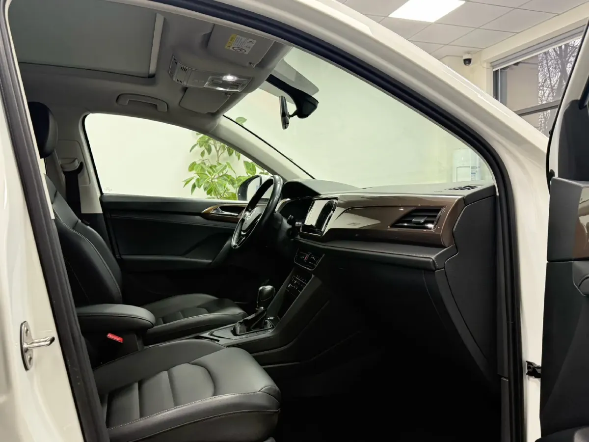 2021 Volkswagen Tharu 1.4T 150HP L4 7DCT,autocango,china used car exporter,china ev exporter,chinese used car exporter,chinese used ev exporter