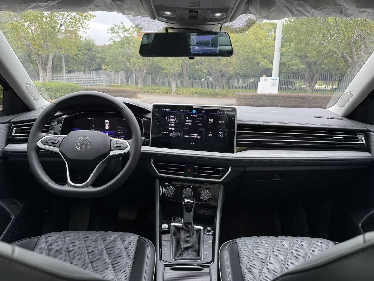 2023 Volkswagen Sagitar 1.5T 160HP L4 7DCT,autocango,china used car exporter,china ev exporter,chinese used car exporter,chinese used ev exporter