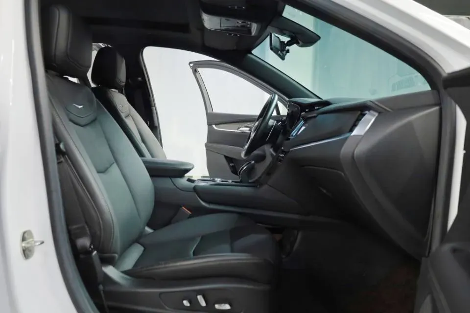 2022 Cadillac XT5 2.0T 237HP L4 9AT,autocango,china used car exporter,china ev exporter,chinese used car exporter,chinese used ev exporter