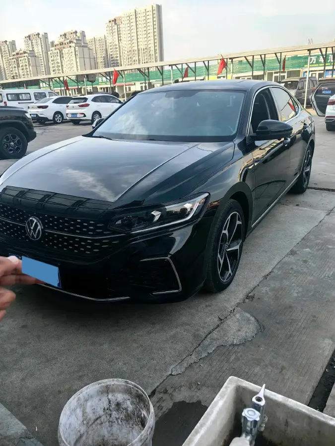 2023 Volkswagen Passat 2.0T 186HP L4 7DCT