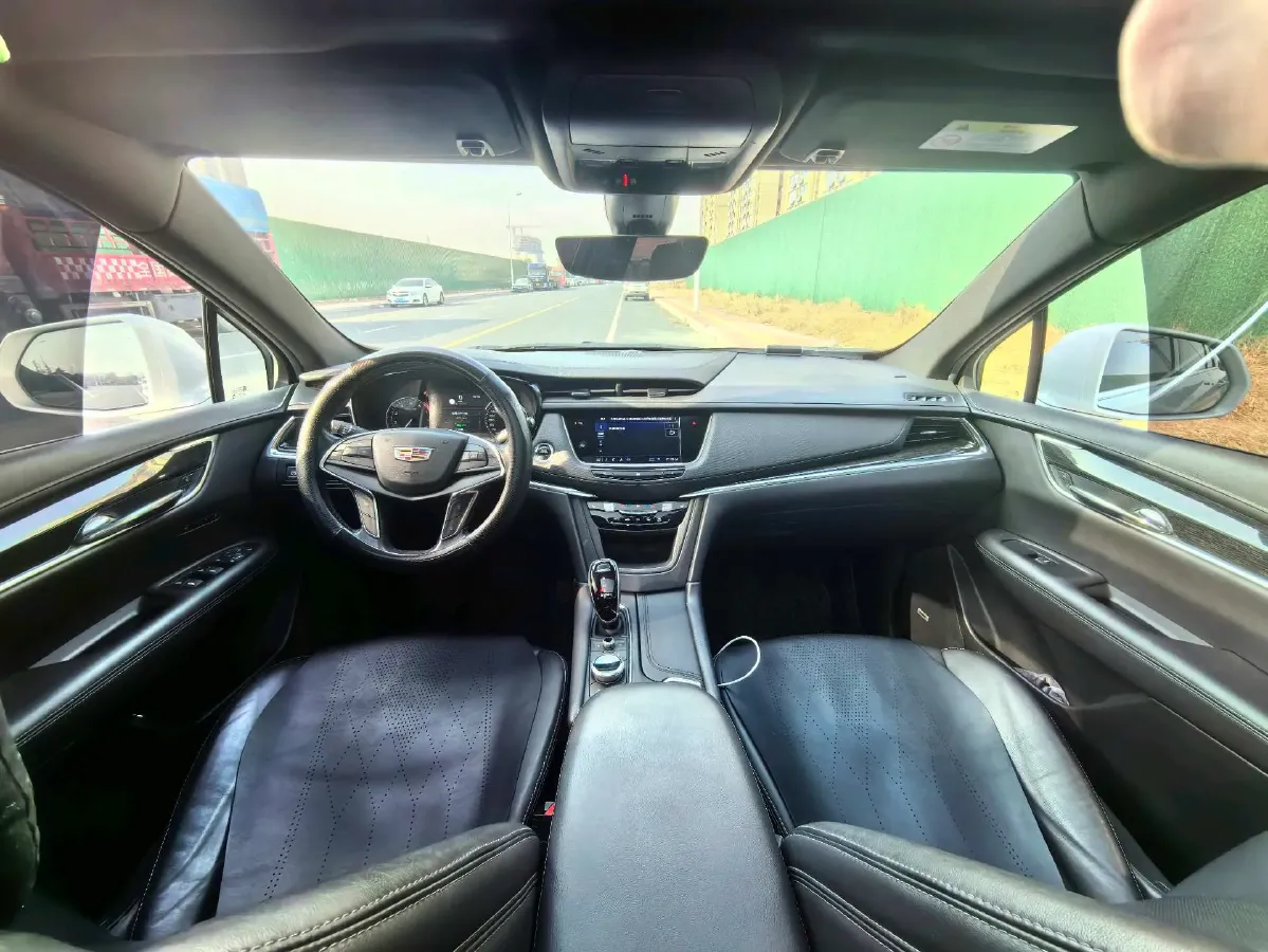 2020 Cadillac XT5 2.0T 237HP L4 9AT,autocango,china used car exporter,china ev exporter,chinese used car exporter,chinese used ev exporter