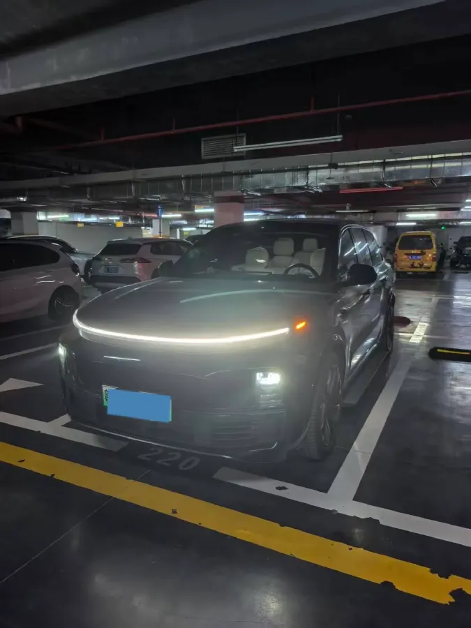 2024 Li L9 Range Extended 154HP REEV 52.3KWH,autocango,china used car exporter,china ev exporter,chinese used car exporter,chinese used ev exporter