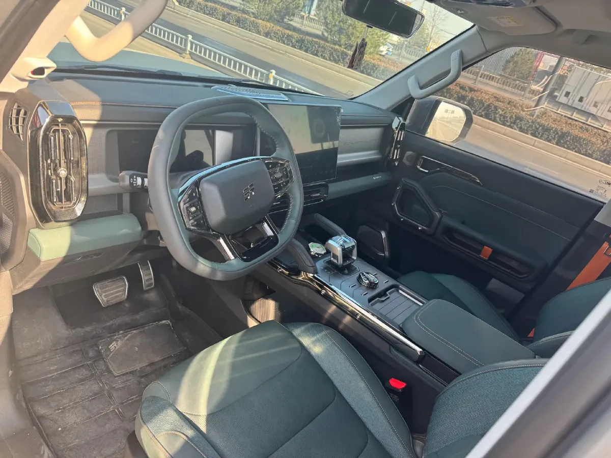 2024 Jetour Traveller 2.0T 254HP L4 7DCT,autocango,china used car exporter,china ev exporter,chinese used car exporter,chinese used ev exporter