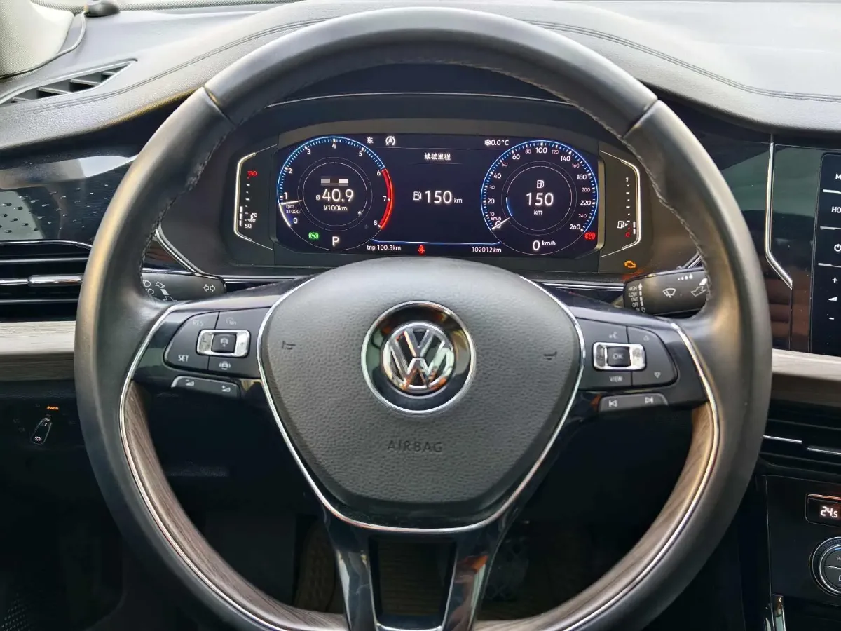 2019 Volvo V40 1.5T 152HP L4 6AT,autocango,china used car exporter,china ev exporter,chinese used car exporter,chinese used ev exporter