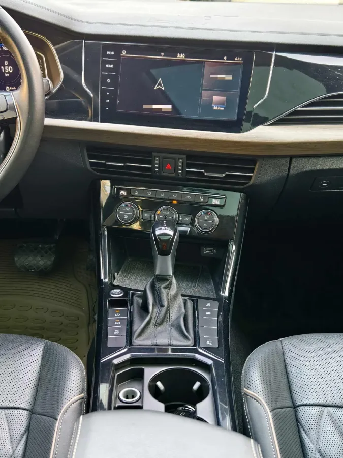 2019 Volvo V40 1.5T 152HP L4 6AT,autocango,china used car exporter,china ev exporter,chinese used car exporter,chinese used ev exporter