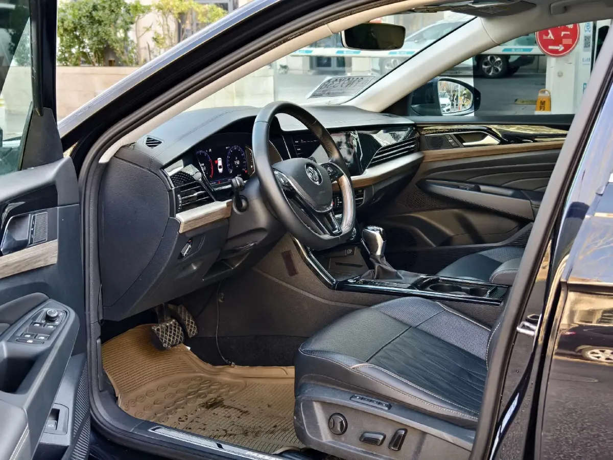 2019 Volvo V40 1.5T 152HP L4 6AT,autocango,china used car exporter,china ev exporter,chinese used car exporter,chinese used ev exporter